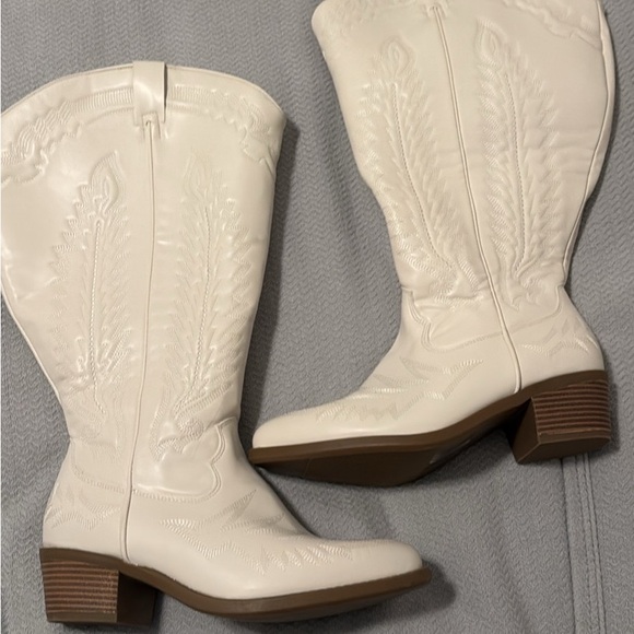 torrid Shoes - Torrid Western Knee Boots size 10ww NWOT